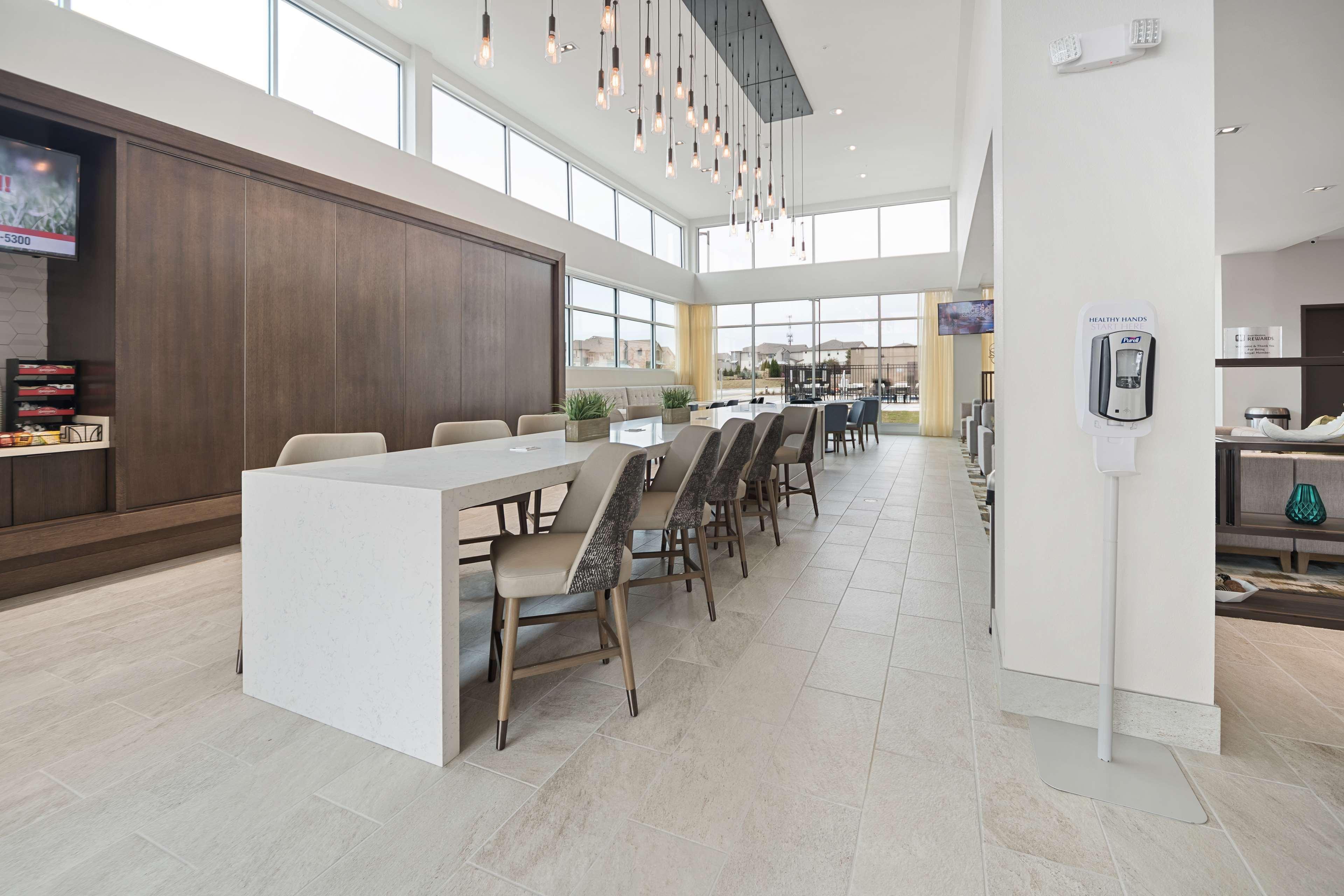 เบสต์ เวสเทิร์น พลัส เดรย์ตัน แวลเลย์ ออลสวีท Hotel Drayton Valley ภายนอก รูปภาพ