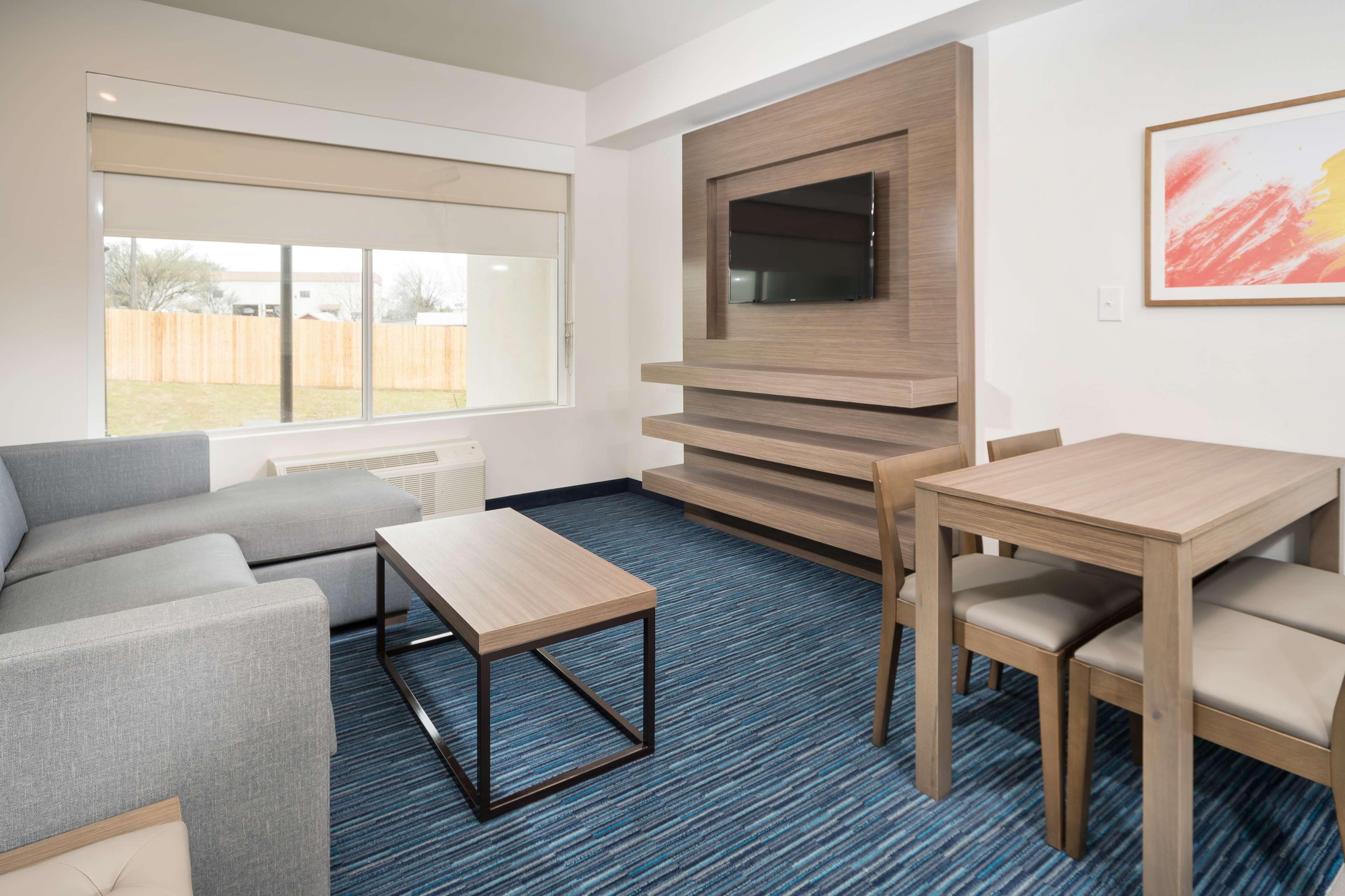 เบสต์ เวสเทิร์น พลัส เดรย์ตัน แวลเลย์ ออลสวีท Hotel Drayton Valley ภายนอก รูปภาพ